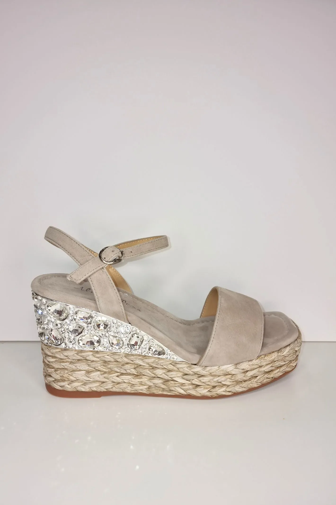 Alma En Pena V23496 Taupe Suede Sandals