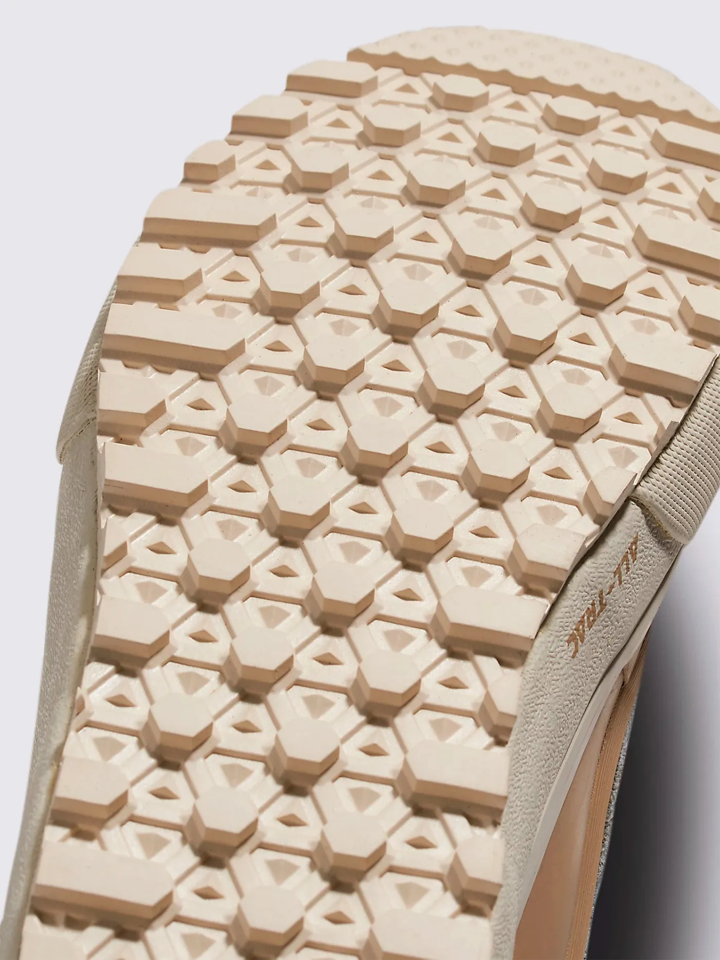 MTE Standard Mid Chelsea Waterproof Beige/Khaki Boots