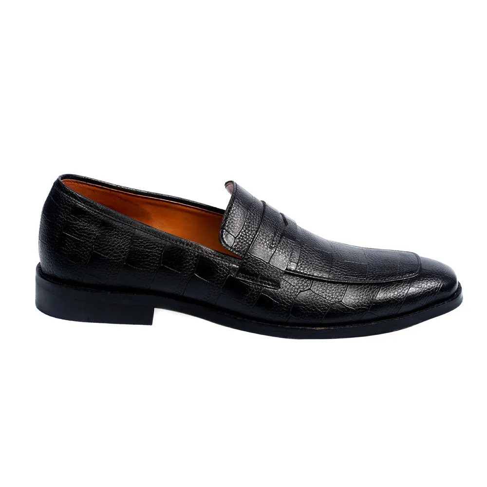 NICHE Crisp Black Croc Pattern Loafers