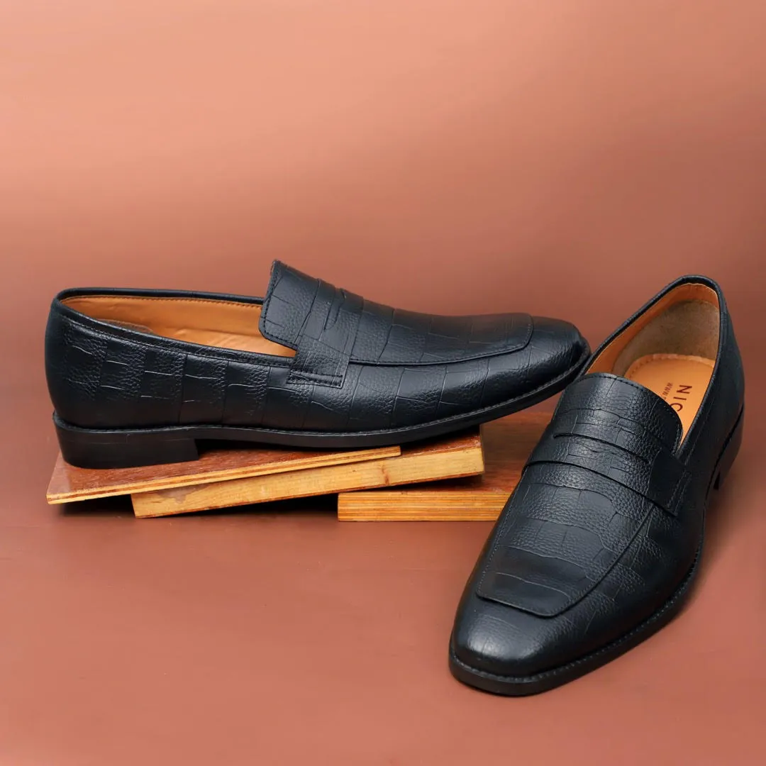 NICHE Crisp Black Croc Pattern Loafers