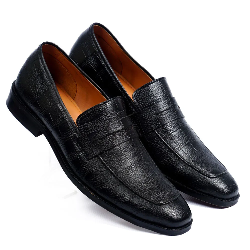 NICHE Crisp Black Croc Pattern Loafers