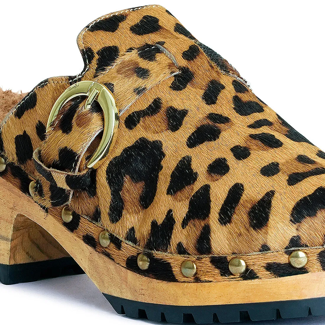 PRUNUS Leopard Buckled Suede Round Toe Clogs