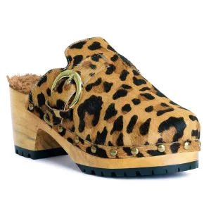 PRUNUS Leopard Buckled Suede Round Toe Clogs
